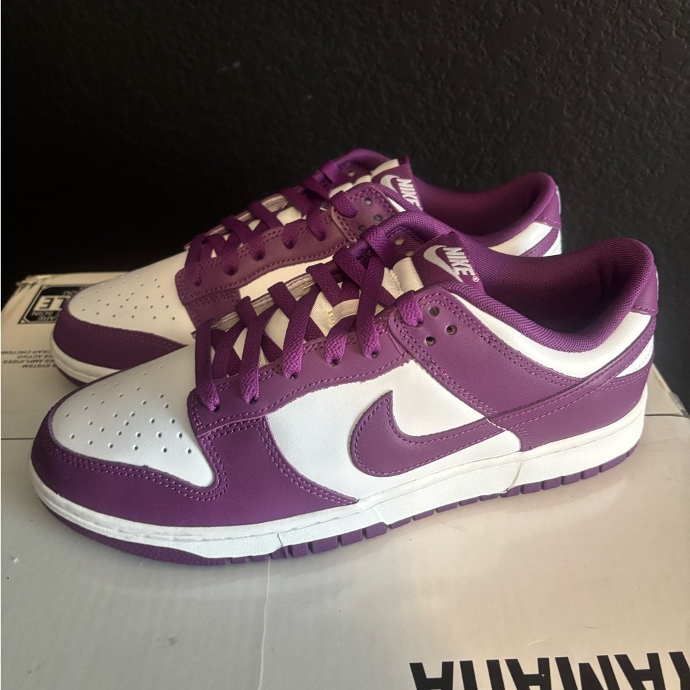 Nike Low-Top Sneakers - White & Purple NEW